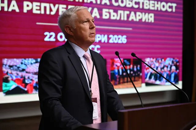 Стив Роуън